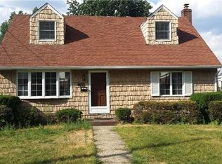 1248 G St, Valley Stream, NY 11580