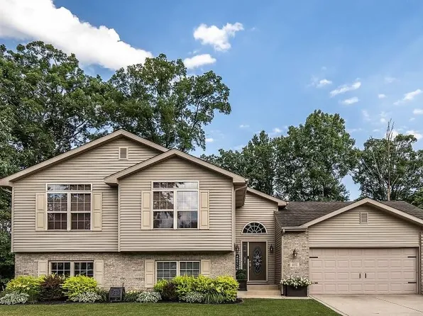 651 Gilbert Ct, Hobart, IN 46342