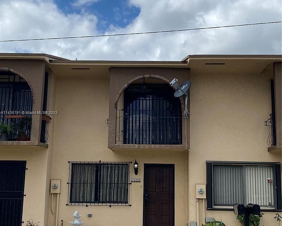 1st image of 1783 W 41st St #1783