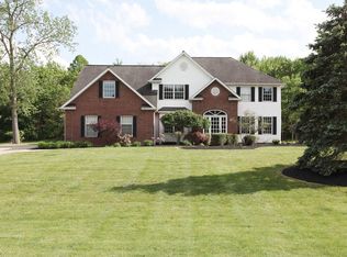 7030 Kelsey Ct, Kirtland, OH 44094