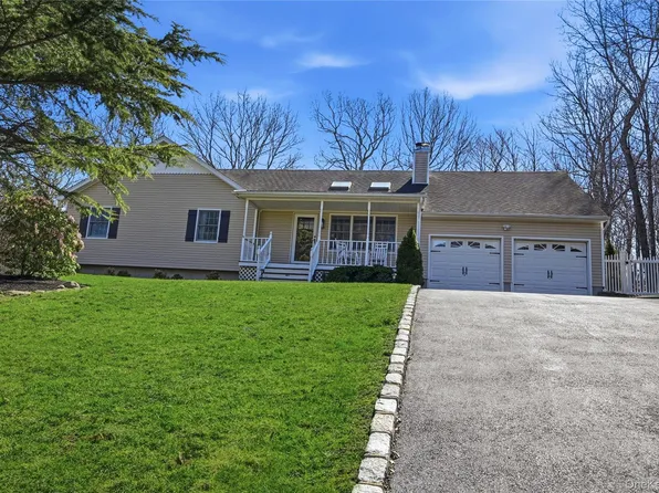 205 Great Rock Drive, Wading River, NY 11792