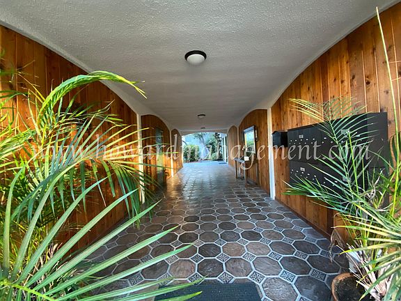 3rd image of 1302 Euclid St APT 203