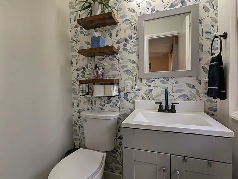 8221 Birch Ln — Photo 16