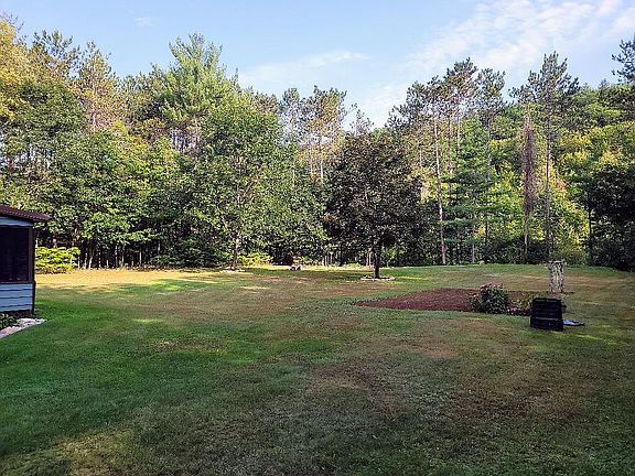 PRIVATE BACKYARD & GARDEN 