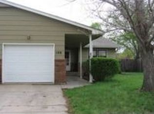 108 E Rosewood Ln, Derby, KS 67037