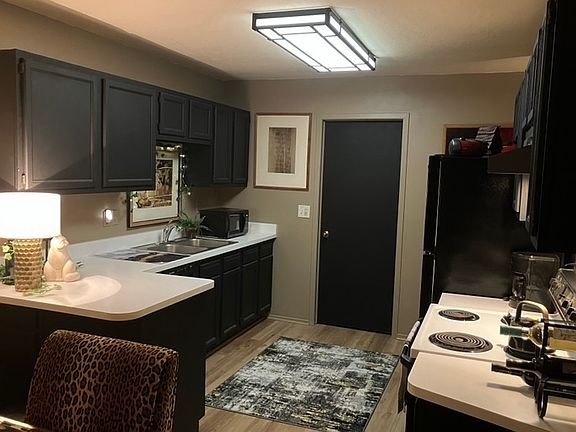 2nd image of 6431 Deerhurst Dr