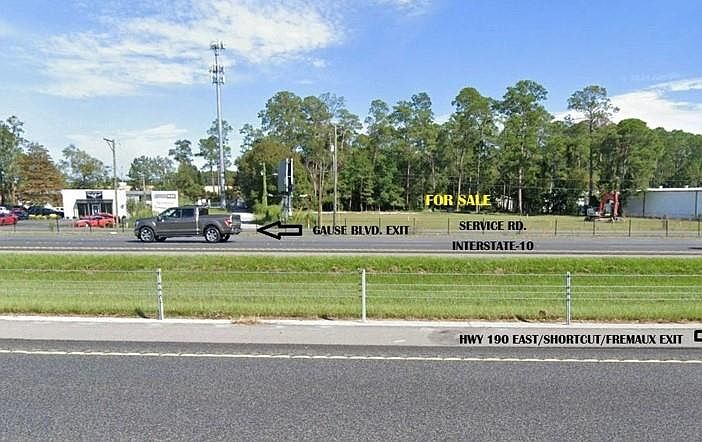 2nd image of 726 E Interstate Highway 10 Service Rd