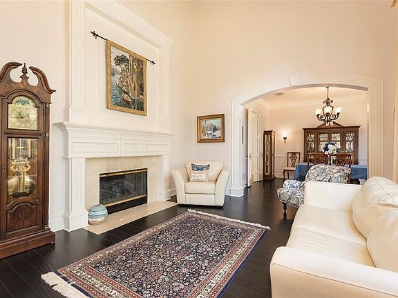 4th image of 6213 Wildwood Dr