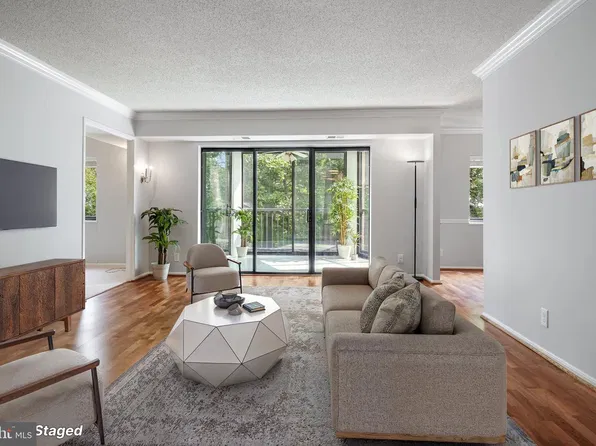 5901 Mount Eagle Dr APT 108, Alexandria, VA 22303