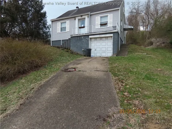 2649 Evergreen Dr, Charleston, WV 25302