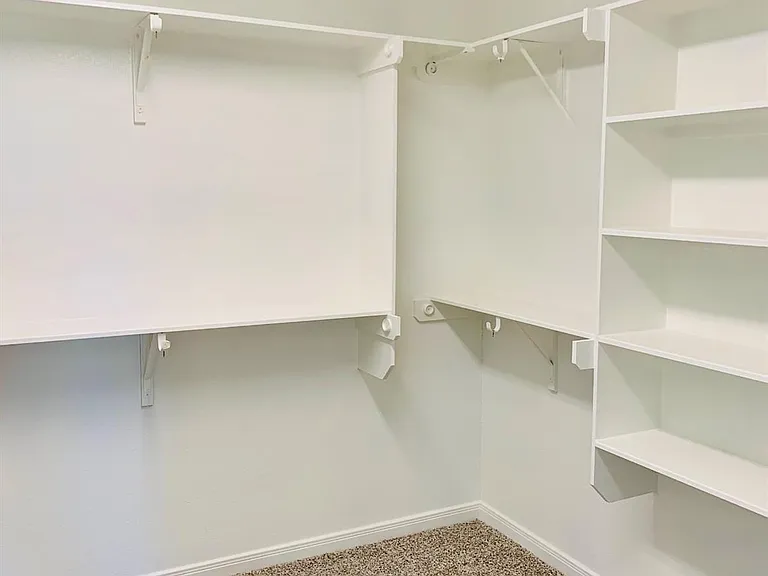 808 Fallbrook Dr — Photo 17