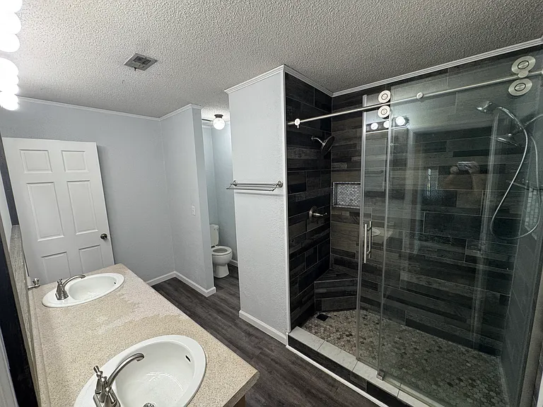 102 Weatherbark Cir — Photo 15