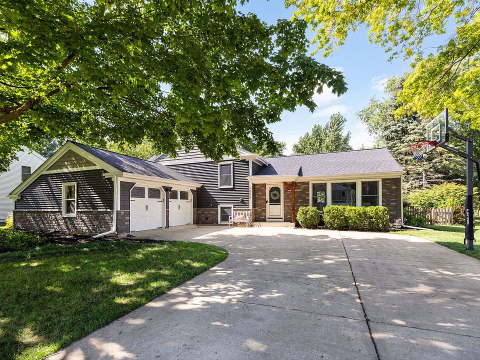 1st image of 1055 Cardinal Ct
