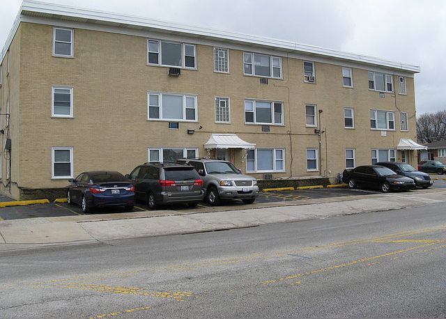 1st image of 1910 Division St APT 9