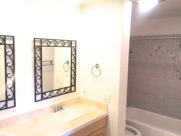 4th image of 3750 La Jolla Village Dr