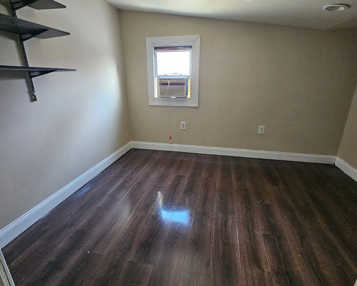 2 bed, 1.5 bath, $1,500 — Photo 4