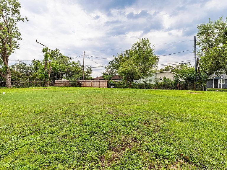 9529 Fairland Dr — Photo 13