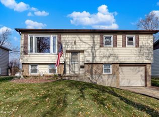 5918 Stuart Ln, Oak Forest, IL 60452