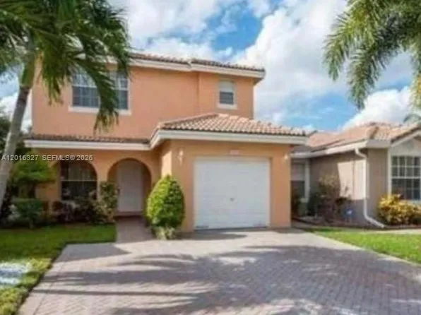9204 NW 54th St, Sunrise, FL 33351