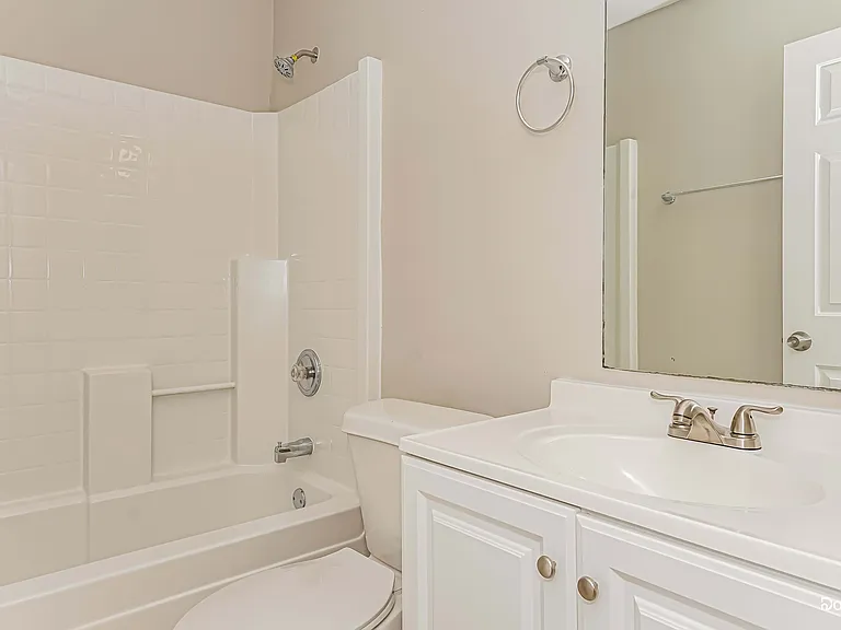 2980 N Huron Dr — Photo 10