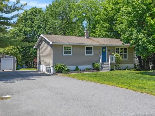 24 Dunvegan Ct, Hampton, NB E5N 3A8