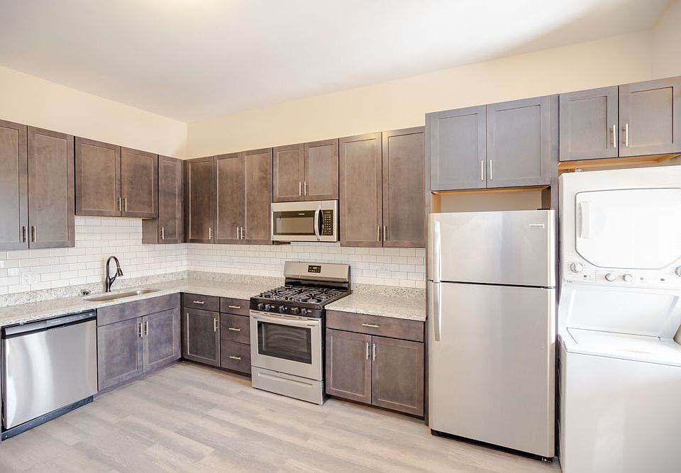 1st image of 1741 W Chicago Ave #3F