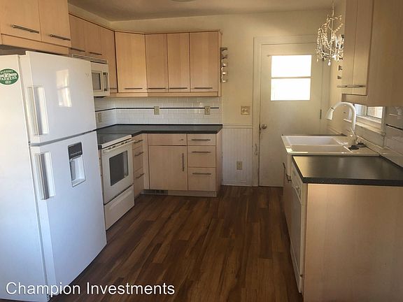 2nd image of 1017 W Elm St