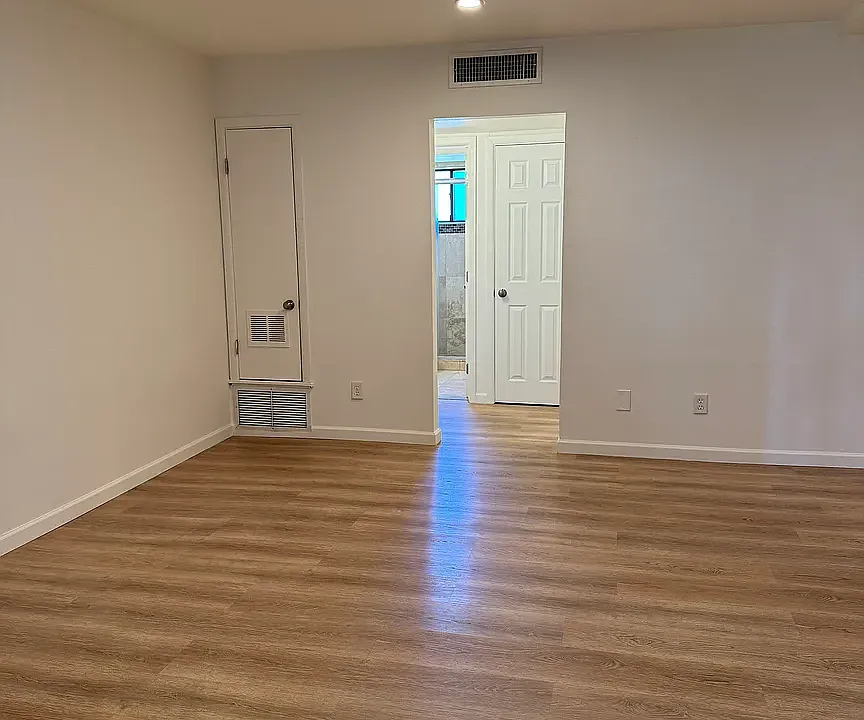 749 E Montebello Ave #133