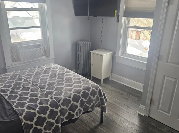 4 Wallace St, Woodbridge, NJ 07095