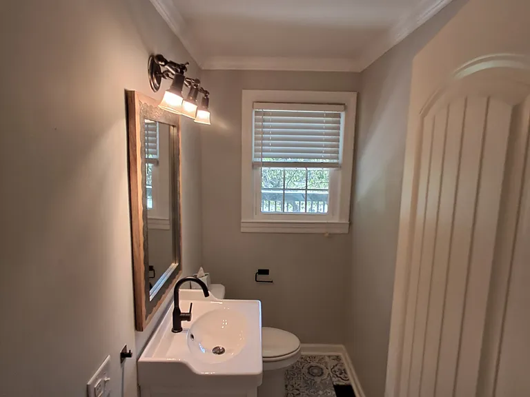 568 Valleywood Dr — Photo 8