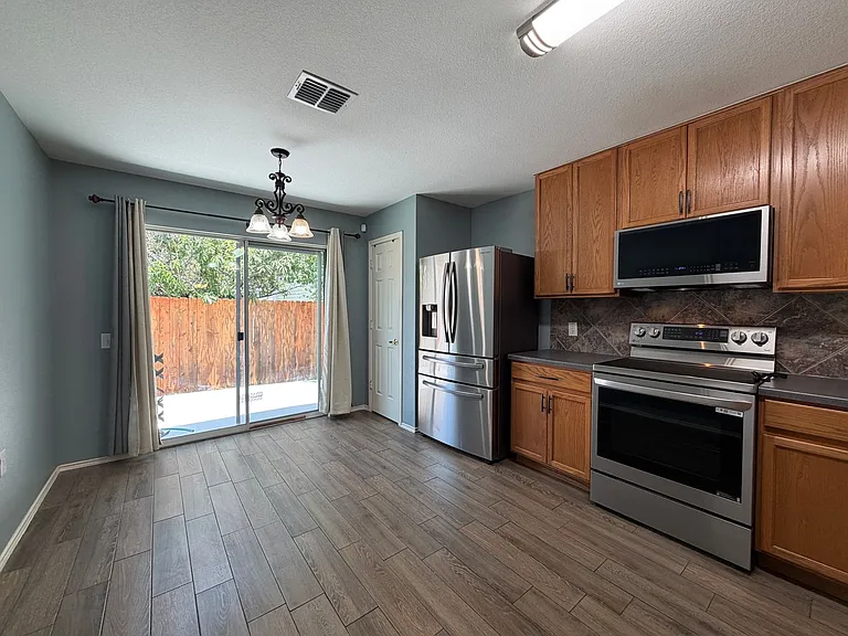 8612 Deja Ave — Photo 9