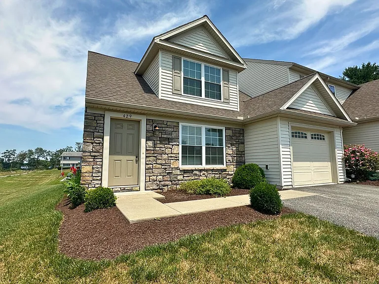 429 Masonic Dr — Photo 2