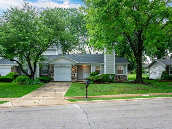 928 Colony Lake Dr, Schaumburg, IL 60194