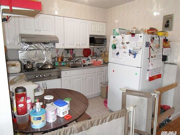 4th image of 4014 77th St
