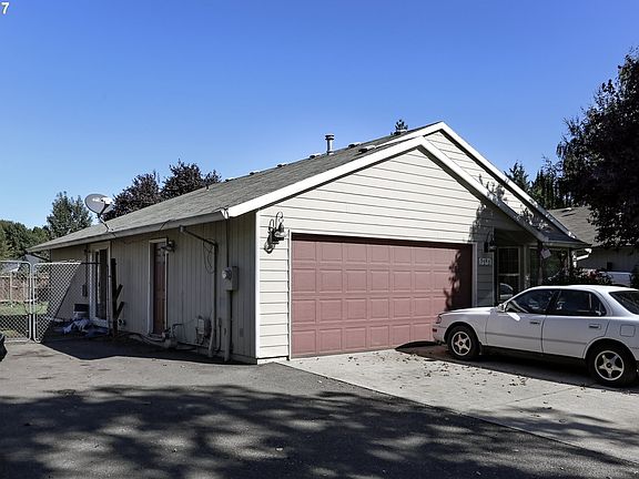 2nd image of 5543 SE Willow St