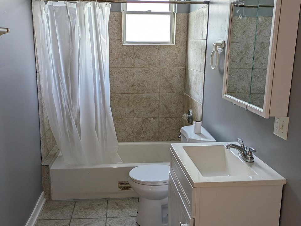 2nd image of 149 S 14th Ave #2F