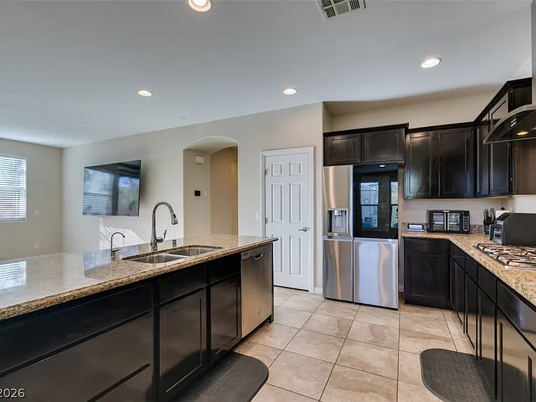 11083 Ketchikan St — Photo 3