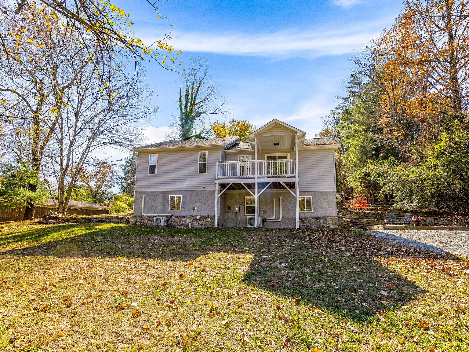 4 bed, 2432 sqft, $3,000 — Photo 3
