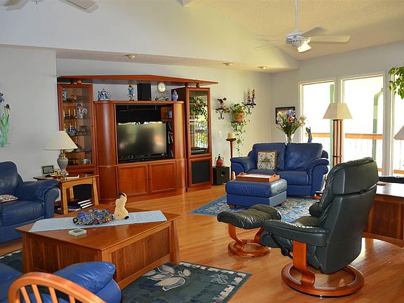 2nd image of 535 Brookdale Dr