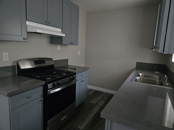 3rd image of 5620 Welland Ave #29