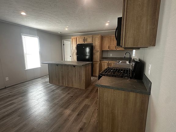 2nd image of 180 Glen Gary Dr #180