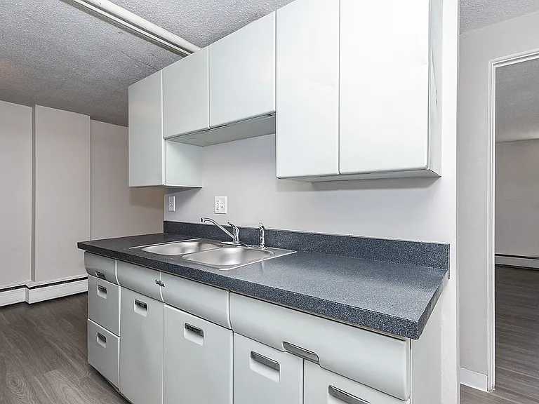 Kent Apartments — Photo 30
