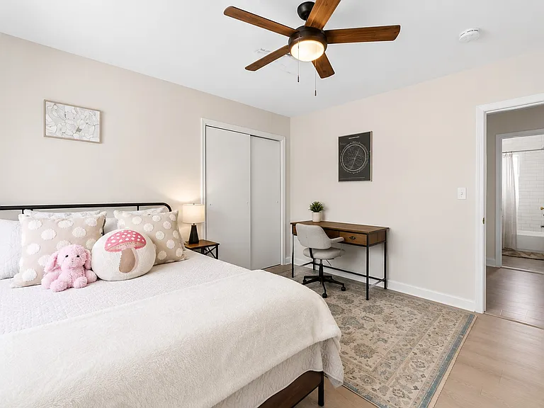 30 Aubrey St #2 — Photo 8