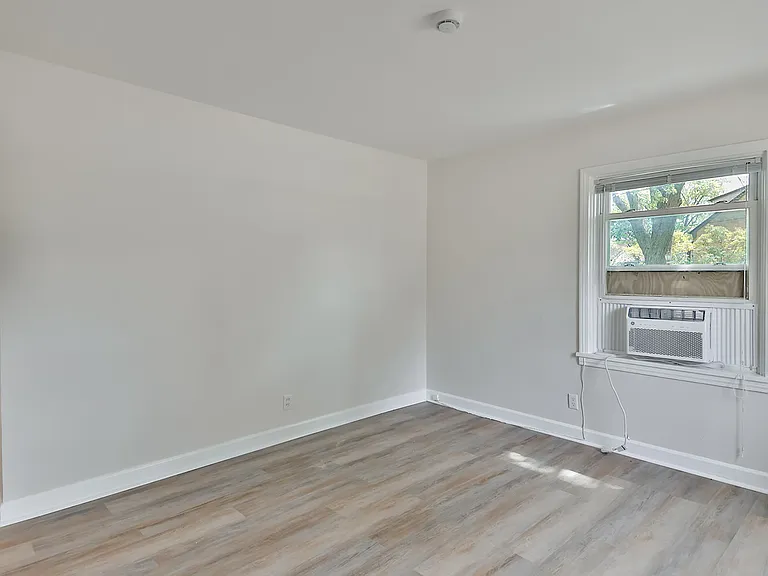 304 Merrill Ave — Photo 22