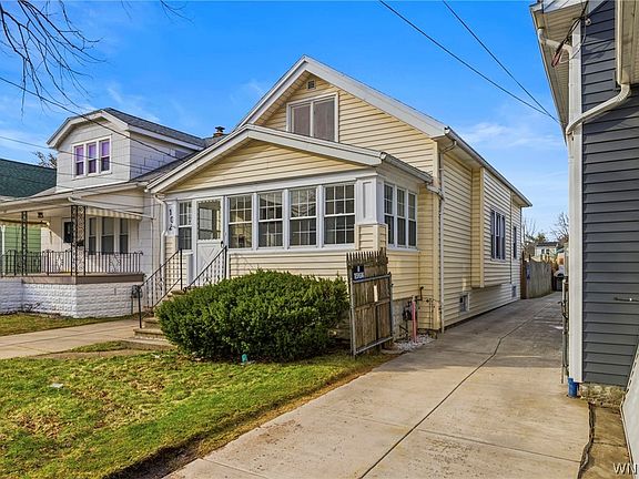 3rd image of 102 Rosedale St