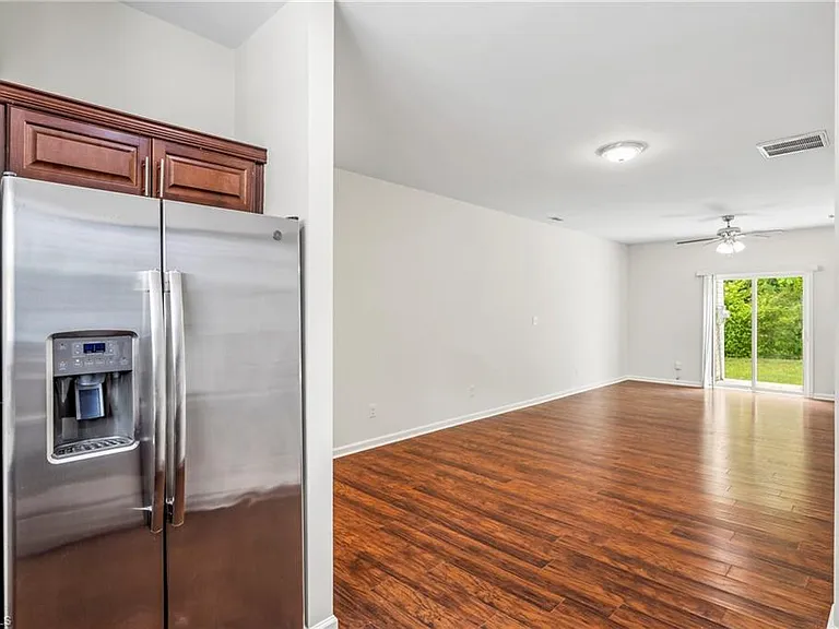 105 Sommerwall Pl — Photo 9