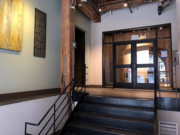 2nd image of 625 W Jackson Blvd APT 605