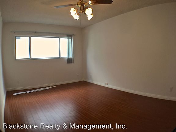 3rd image of 1135 N Ogden Dr APT 05
