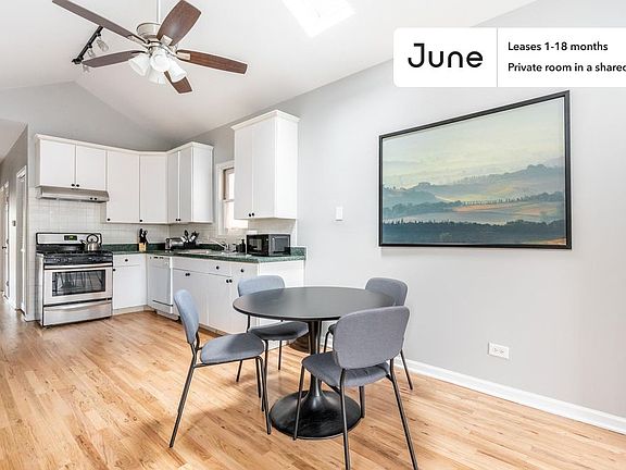 5th image of 1536 N Claremont Ave APT 3A