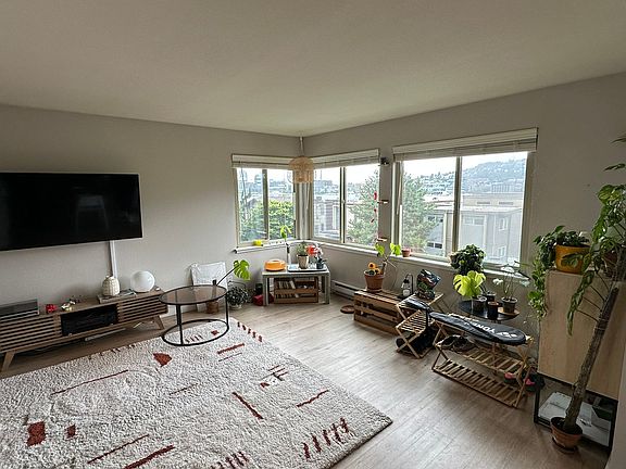 2nd image of 2026 Yale Ave E APT 301